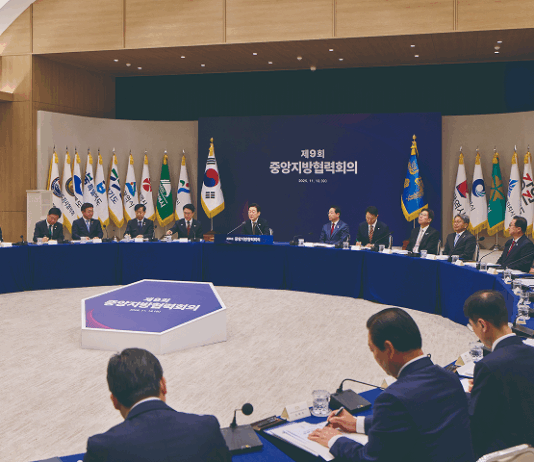 “지방정부 역할 비해 권한·재정 부족 지역 자율 재정 세 배 늘렸다”