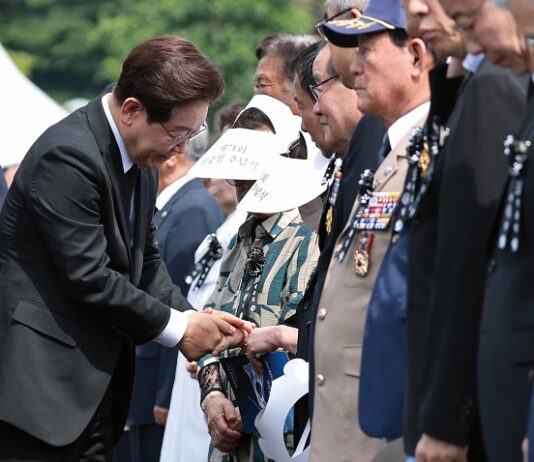 “기억하고, 기록하고, 책임을 다하겠습니다”