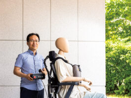 “넘지 못할 턱은 없다” 세상에 없던 바퀴 휠체어 다리가 되다